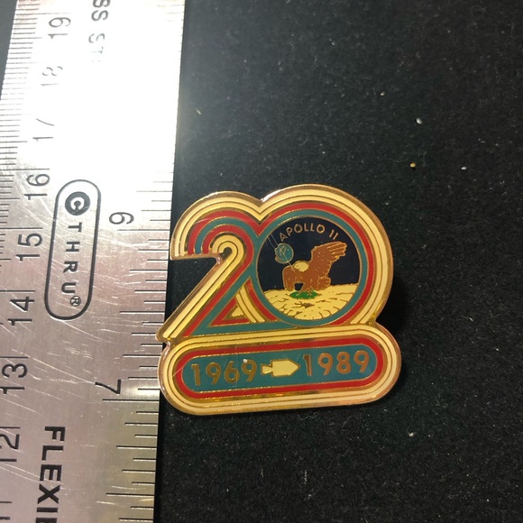 NASA Apollo 11 20th anniversary 1969-1989 enamel lapel pin - Picture 3 of 5